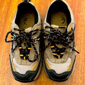 Timberland hiking shoe kids size  8M